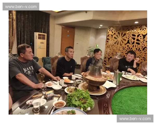 超神英雄凤凰归来勇战苍穹再掀英雄传说燃起无尽希望